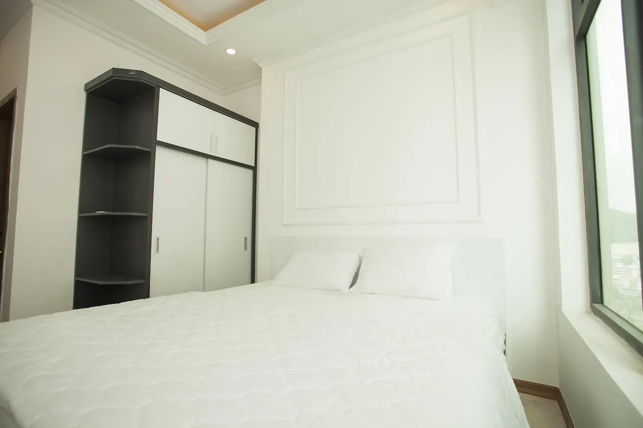 Alpha Oceanus Apartment Нячанг